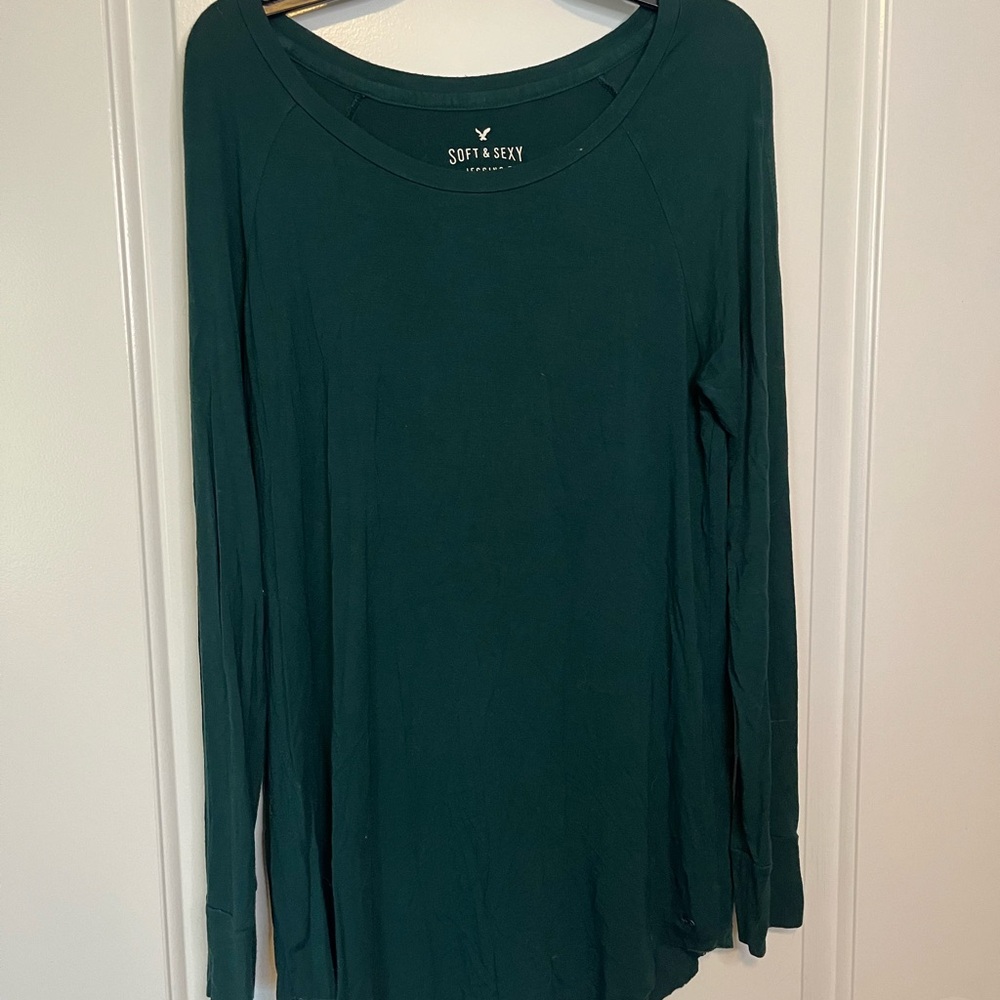 Soft and sexy American Eagle Wintergreen Long Sleeve Top